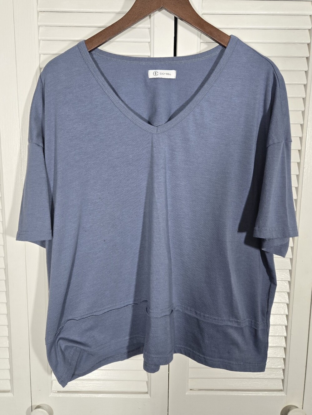 Cicy Bell Woman's Summer Flattering V Neck Blue Gray Relaxed Oversized Shirt XL